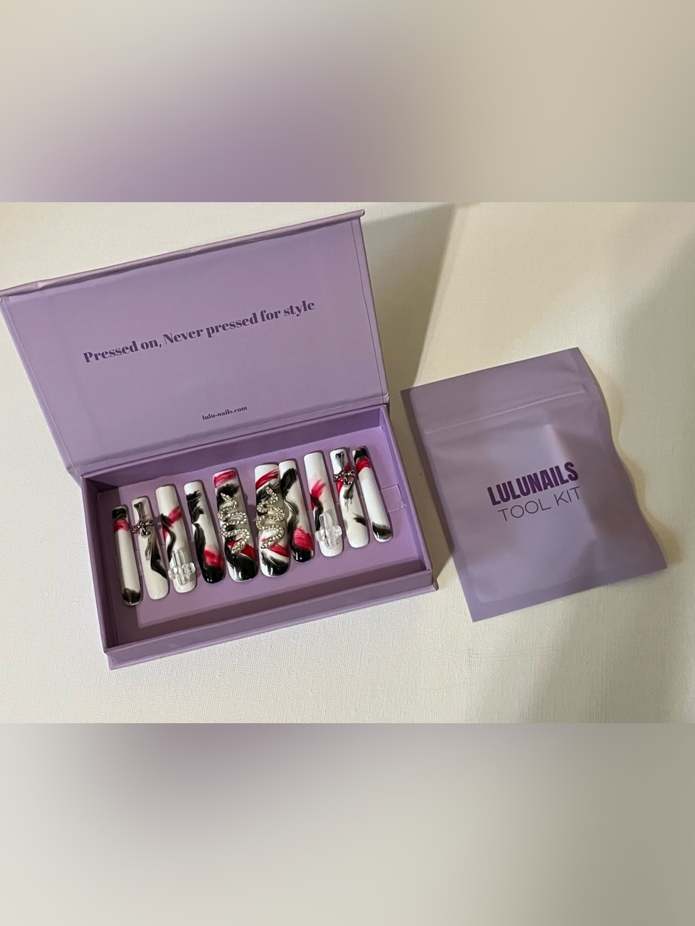 Press-On Nail Kit – Pink & Black Marble Design